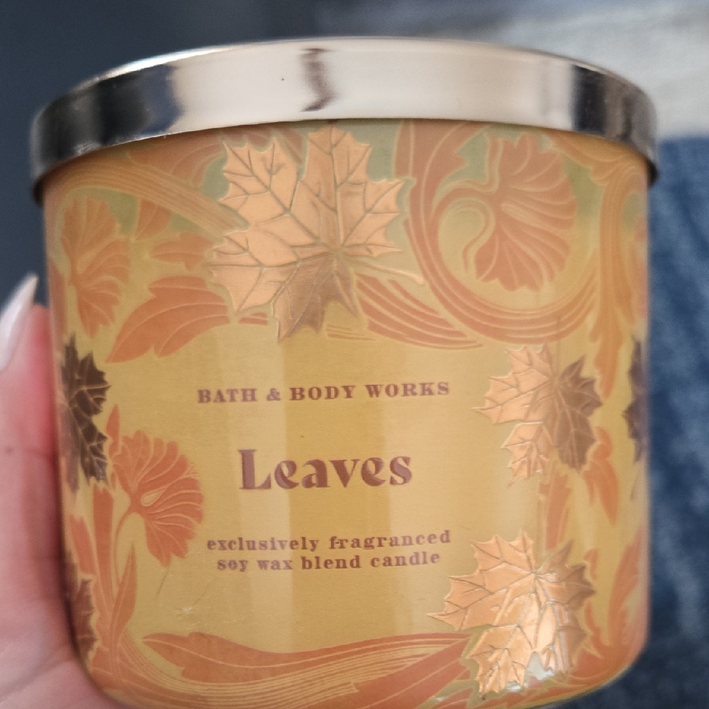 NWT Bath & Body Works Leaves Candle - Gold and Orange